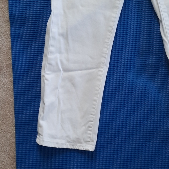 White capris - Picture 6 of 9
